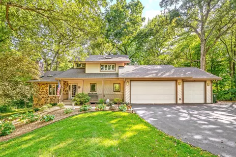 792 Lake Holiday Dr, Lake Holiday, IL 60548
