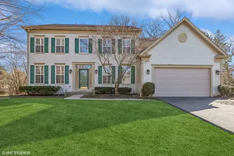 34165 N Wooded Glen Dr, Grayslake, IL 60030