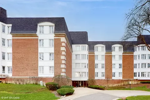 175 Lake Blvd #318, Buffalo Grove, IL 60089