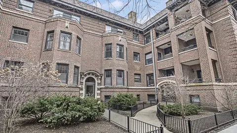920 W Schubert Ave #2, Chicago, IL 60614