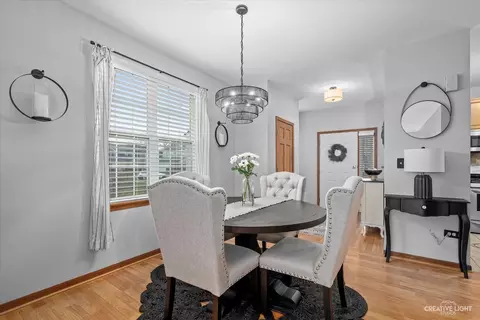 2437 Oneida Ln, Naperville, IL 60563 photo 7