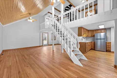 Entry Way - 7611 Beverly Way, Spring Grove, IL 60081 photo 4 of 8