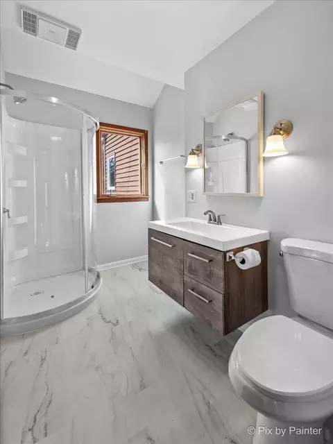Bath - 7611 Beverly Way, Spring Grove, IL 60081 photo 2 of 2
