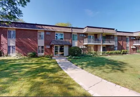 1087 Miller Ln #101, Buffalo Grove, IL 60089