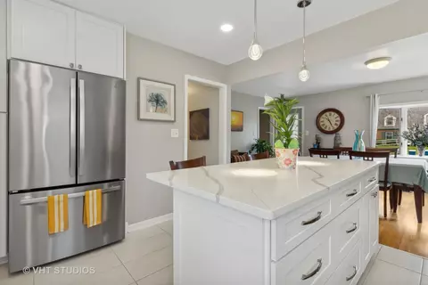 Kitchen - 411 Ingleside Ave, Aurora, IL 60506 photo 2 of 3