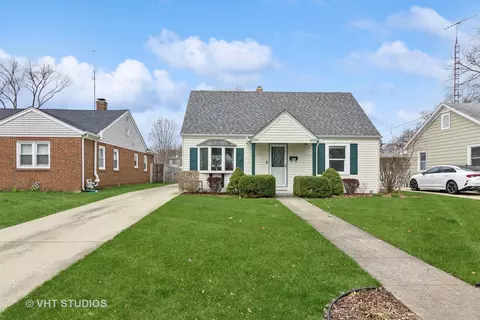 411 Ingleside Ave, Aurora, IL 60506