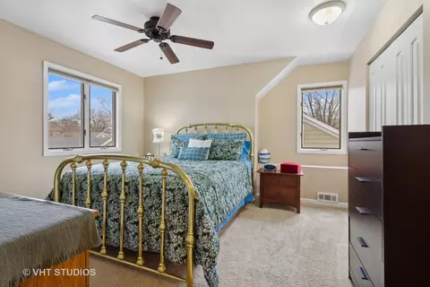 Bedroom - 411 Ingleside Ave, Aurora, IL 60506 photo 2 of 3