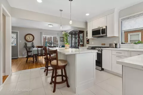 Kitchen - 411 Ingleside Ave, Aurora, IL 60506 photo 3 of 3