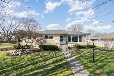 18025 Maple St, Lansing, IL 60438 photo 2