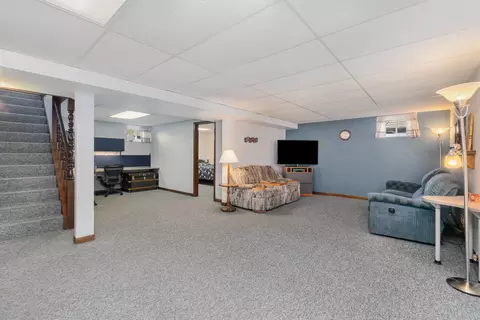 18025 Maple St, Lansing, IL 60438 photo 27