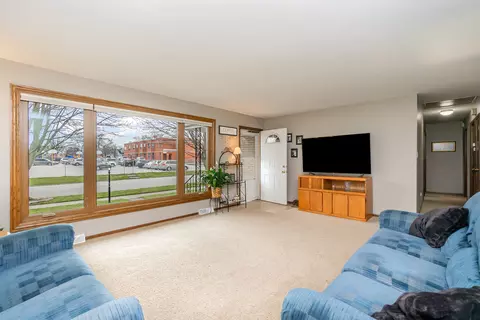 18025 Maple St, Lansing, IL 60438 photo 7