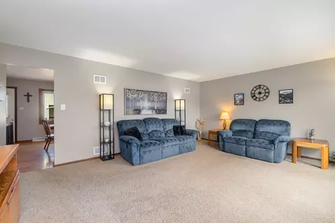 18025 Maple St, Lansing, IL 60438 photo 5