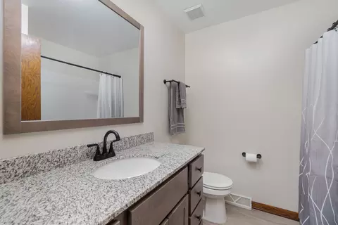 18025 Maple St, Lansing, IL 60438 photo 17