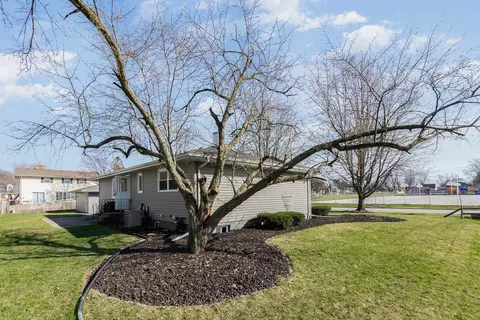 18025 Maple St, Lansing, IL 60438 photo 32