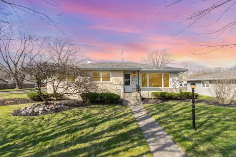 18025 Maple St, Lansing, IL 60438