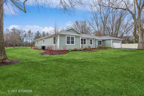 15928 W Woodbine Cir, Vernon Hills, IL 60061