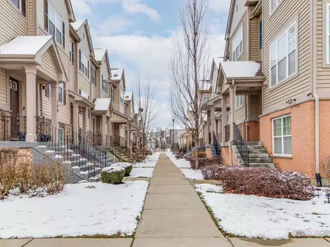 312 Wildflower St, Des Plaines, IL 60016