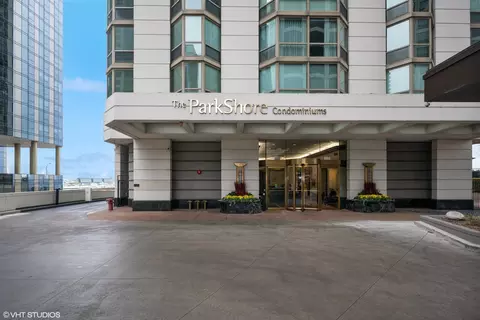 195 N Harbor Dr #907, Chicago, IL 60601