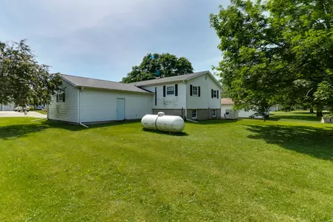 105 Pieper Cir, Delavan, IL 61734 photo 29