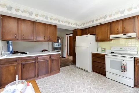 105 Pieper Cir, Delavan, IL 61734 photo 11
