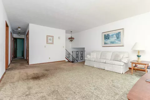 105 Pieper Cir, Delavan, IL 61734 photo 6