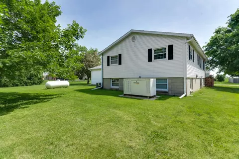 105 Pieper Cir, Delavan, IL 61734 photo 31