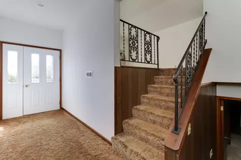 105 Pieper Cir, Delavan, IL 61734 photo 4