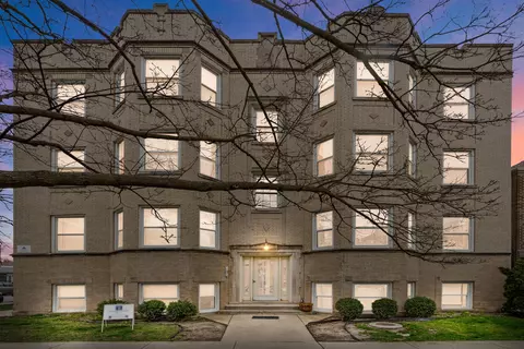 6102 N Mozart St #2, Chicago, IL 60659