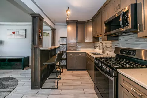 Kitchen - 7835 43rd St #2, Lyons, IL 60534 photo 3 of 3