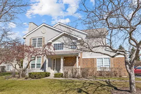 40 Stonegate Ln #40, Streamwood, IL 60107