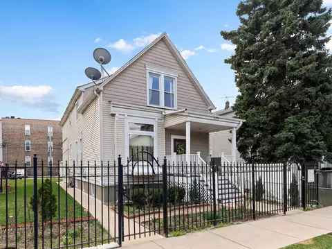 3653 W Cortland St, Chicago, IL 60647