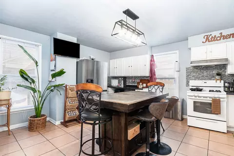 833 E Lake St, Aurora, IL 60506 photo 6