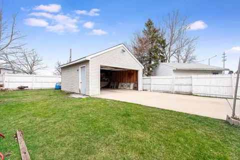 833 E Lake St, Aurora, IL 60506 photo 17