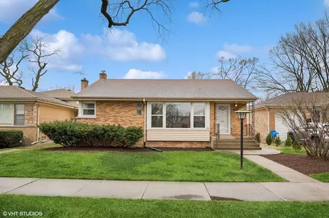 8118 Kenton Ave, Skokie, IL 60076