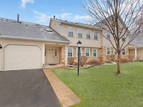2326 Knollwood Ct #W1, Schaumburg, IL 60194