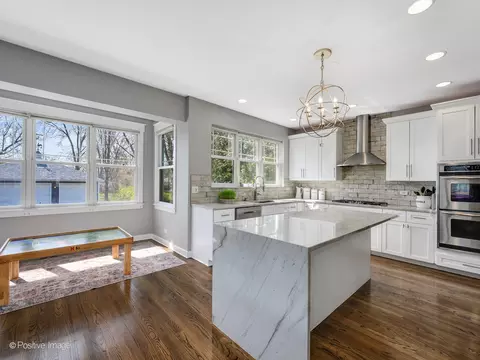 Kitchen - 381 Blackhawk Rd, Riverside, IL 60546 photo 4 of 6