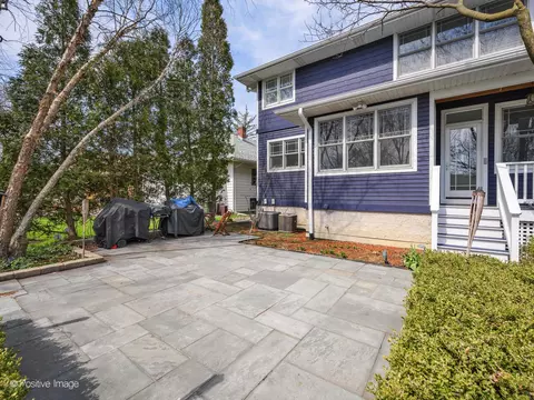 Exterior - 381 Blackhawk Rd, Riverside, IL 60546 photo 2 of 4
