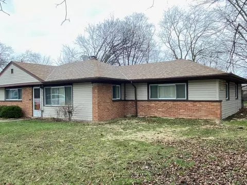 316 Blackhawk Dr, Park Forest, IL 60466