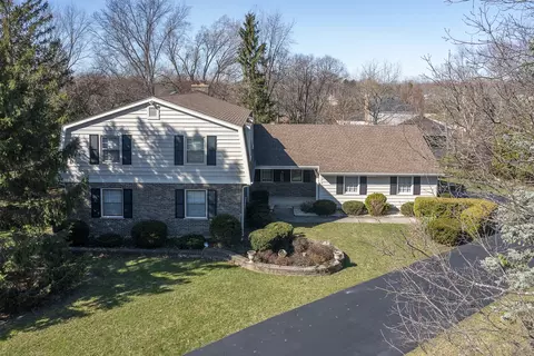 802 Chimney Rock, Inverness, IL 60067