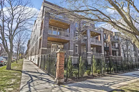 1346 W Sunnyside Ave #4C, Chicago, IL 60640