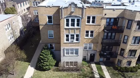6507 N Mozart St #1A, Chicago, IL 60645