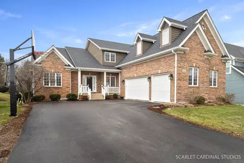 653 Sheffield Cir, Sugar Grove, IL 60554
