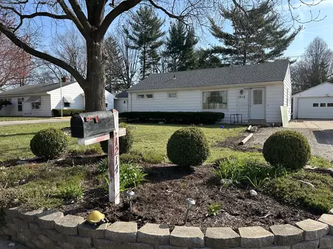 1214 Cambridge Dr, Champaign, IL 61821
