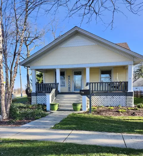 297 W Third St, Manteno, IL 60950