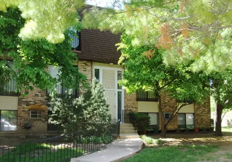 184 S Waters Edge Dr #302, Glendale Heights, IL 60139