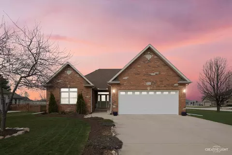3103 Ernest Dr, Sandwich, IL 60548