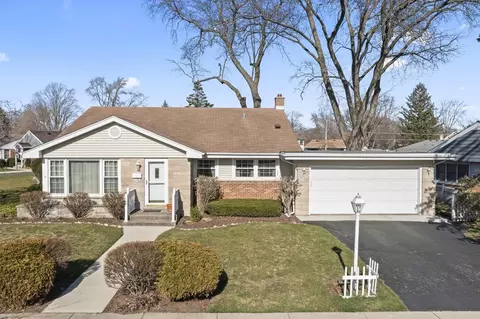 1418 W Miner St, Arlington Heights, IL 60005