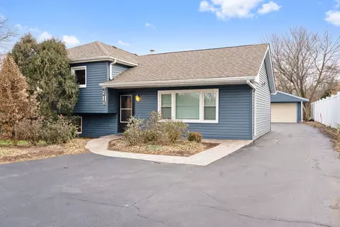 6215 Woodward Ave, Downers Grove, IL 60516
