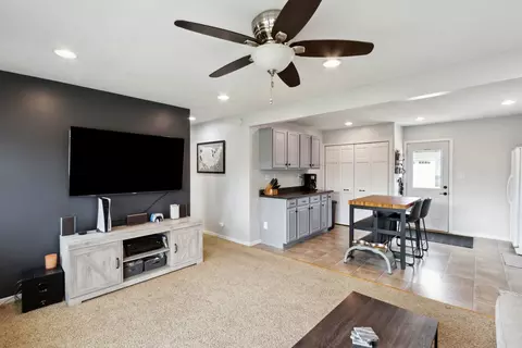 Entry Way - 1105 Steinman St, Dixon, IL 61021 photo 1 of 1