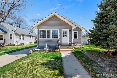 961 Saint Charles St, Elgin, IL 60120